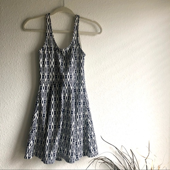 H&M tribal diamond pattern dress - Picture 3 of 6